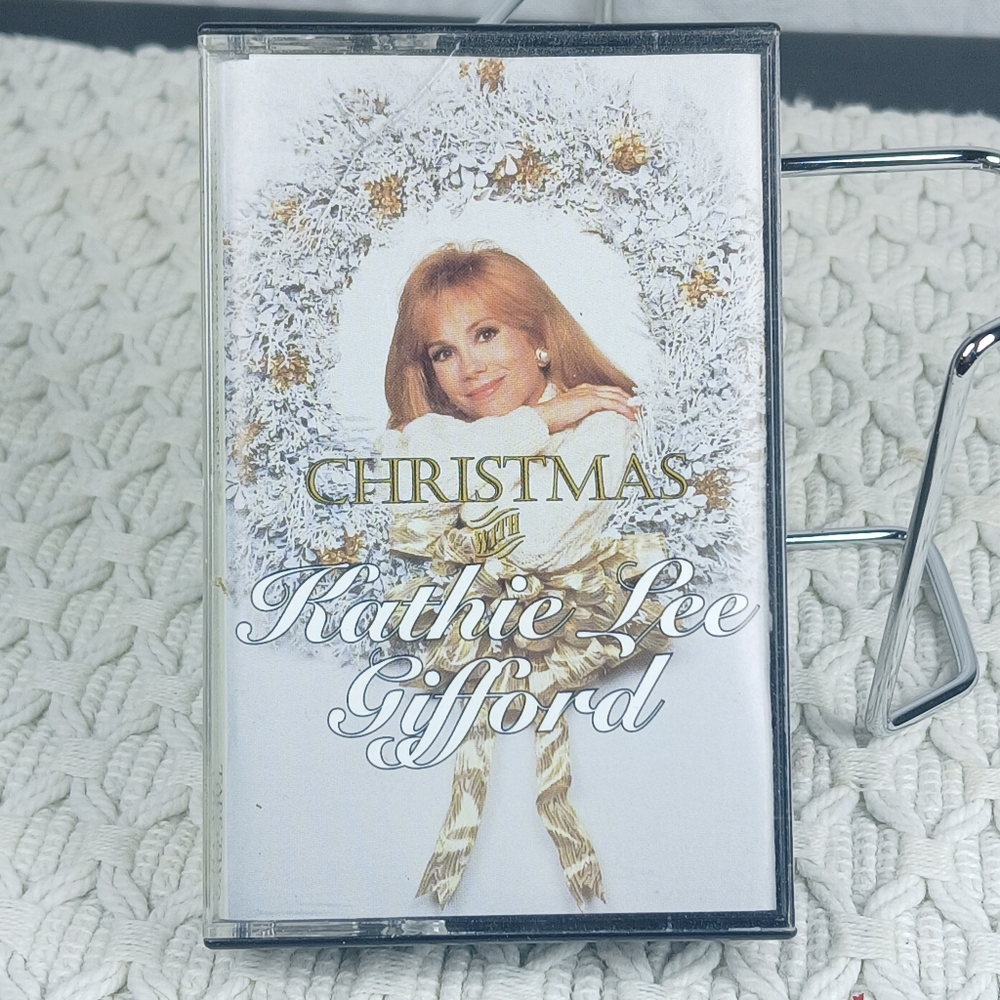 TESTED WORKS..."It's Christmas Time" by Kathie Lee Gifford is a festive cassette